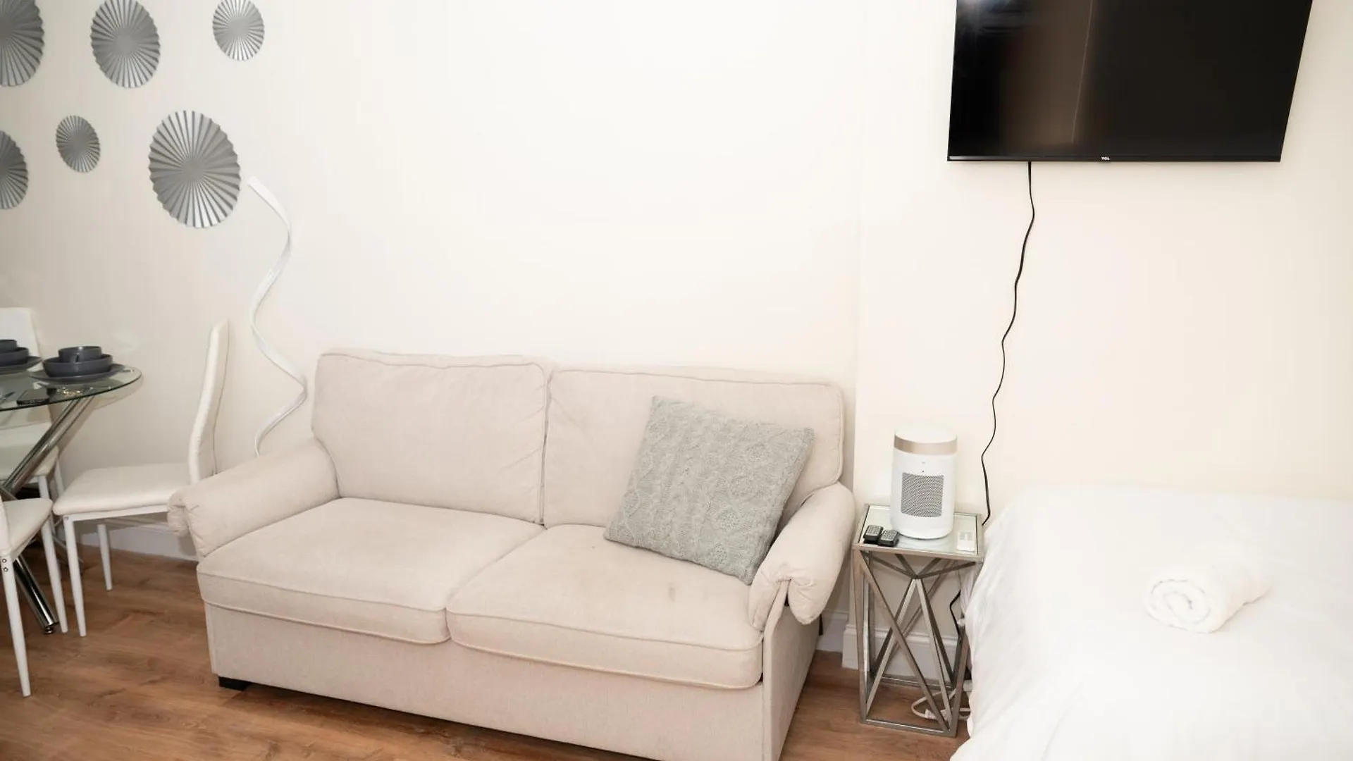 East Village Center Apartment W Full Amenities Great New York Location