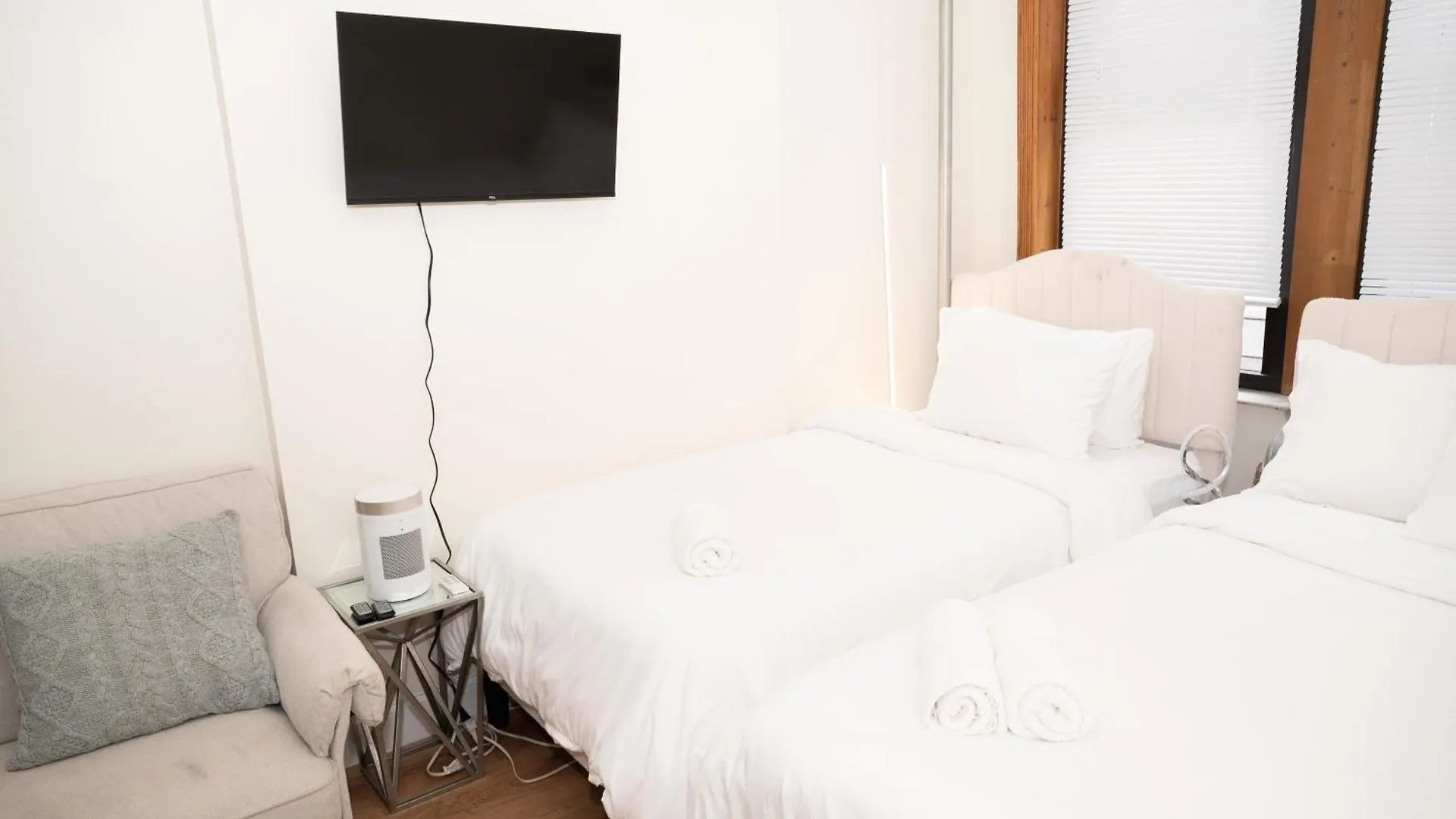 East Village Center Apartment W Full Amenities Great New York Location 0*,  米国