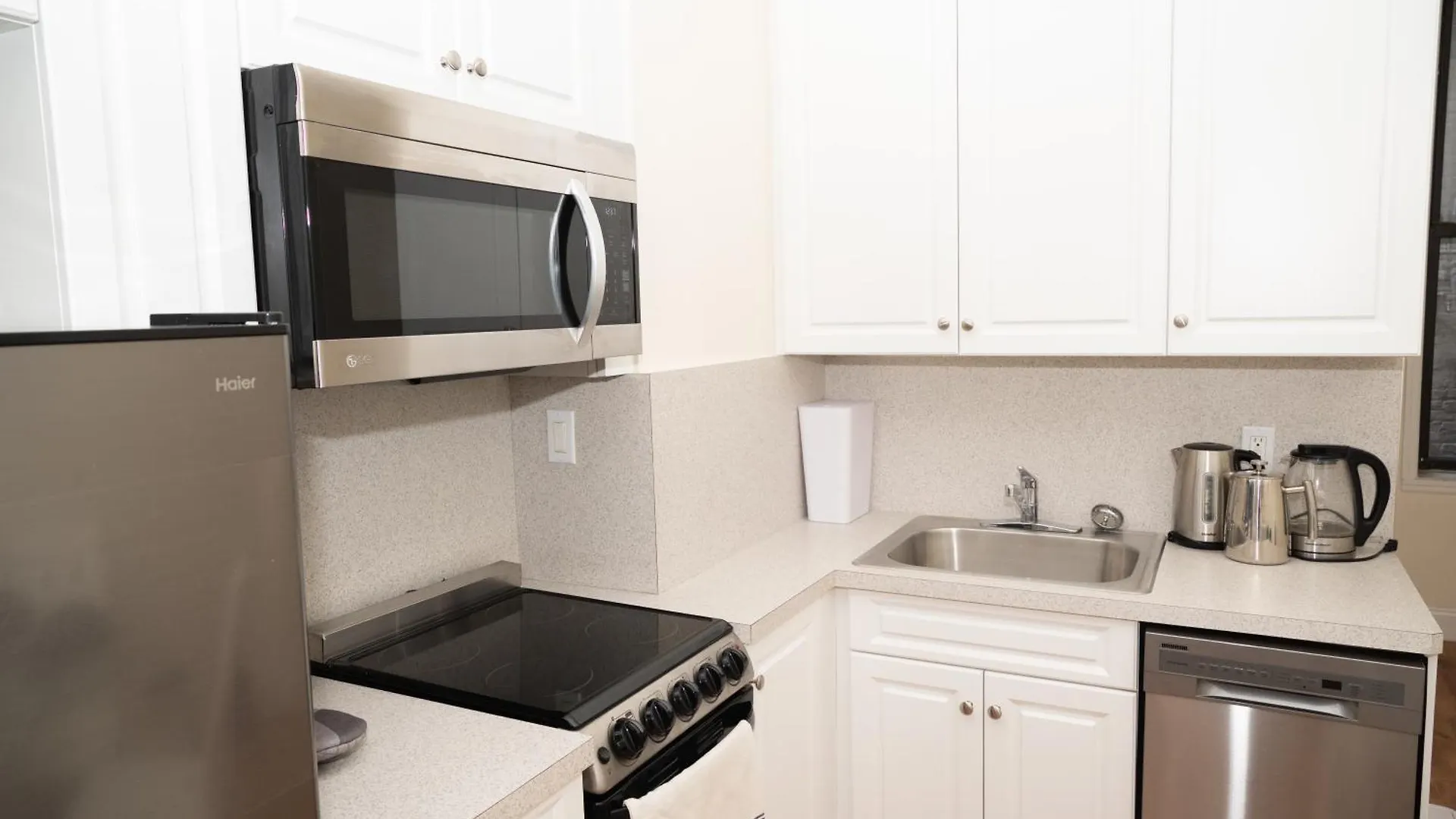 East Village Center Apartment W Full Amenities Great New York Location