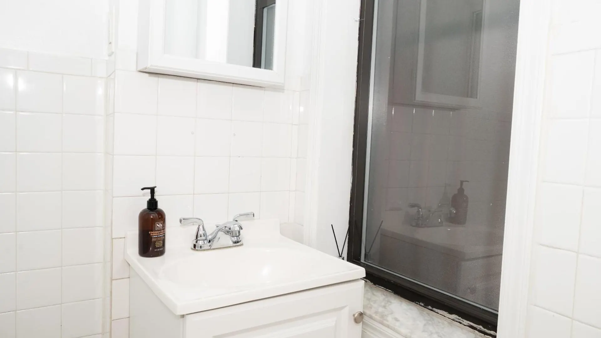 East Village Center Apartment W Full Amenities Great New York Location